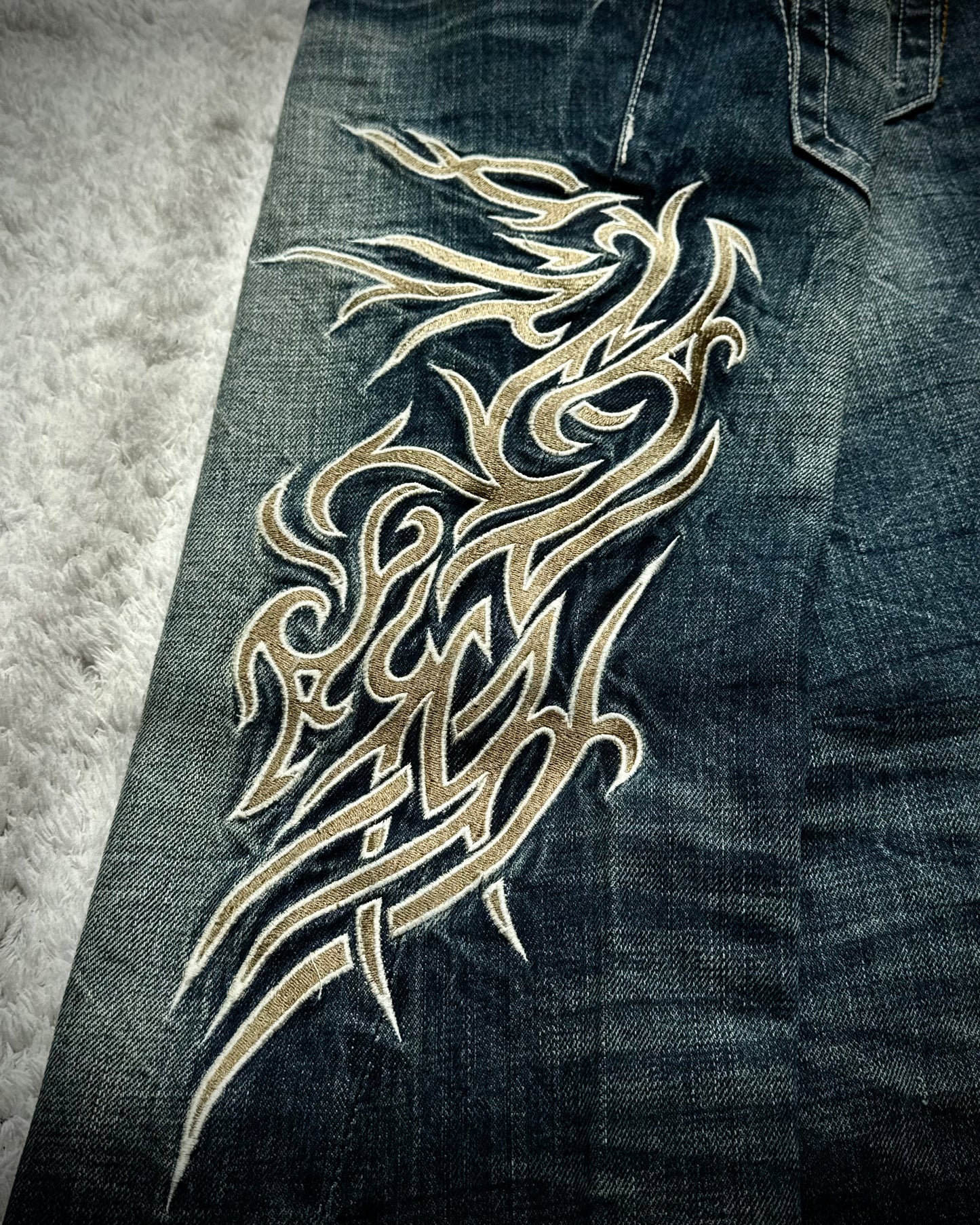 Tornado Mart Tribal Embroidery Spiral Flared Jeans