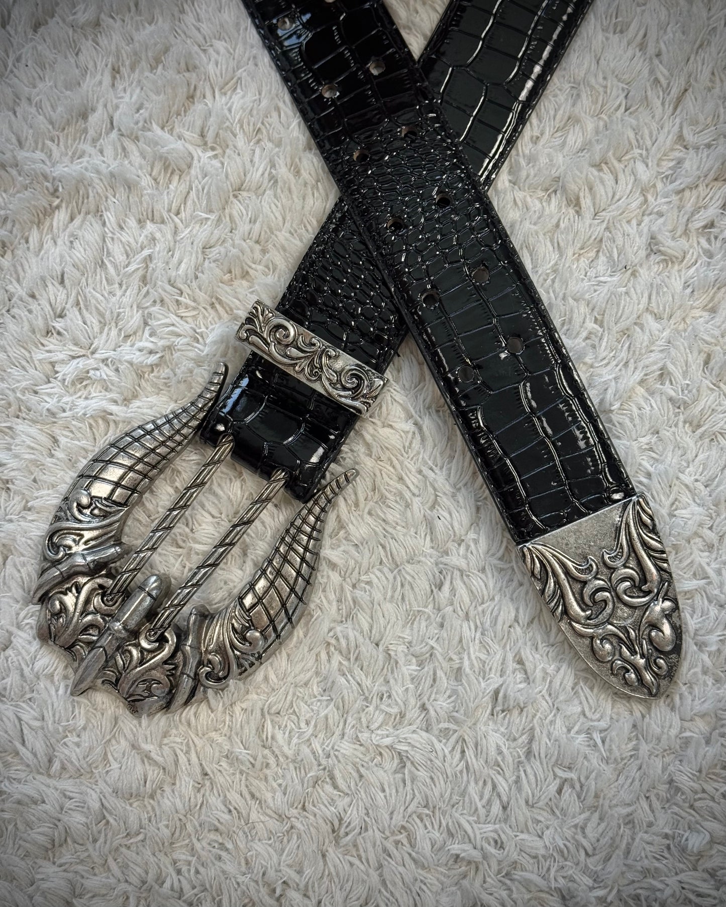Crocodile Textured Western Buckle Glossy Leather Belt