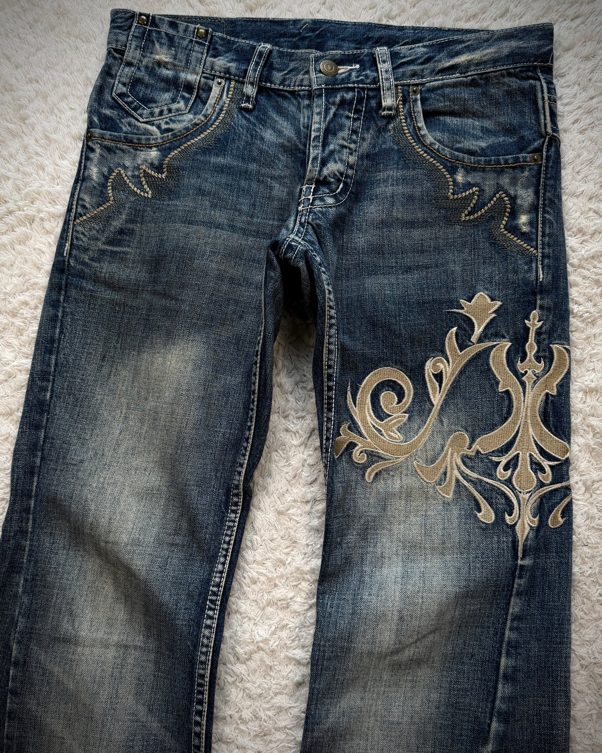 Tornado Mart Tribal Embroidery Spiral Flared Jeans
