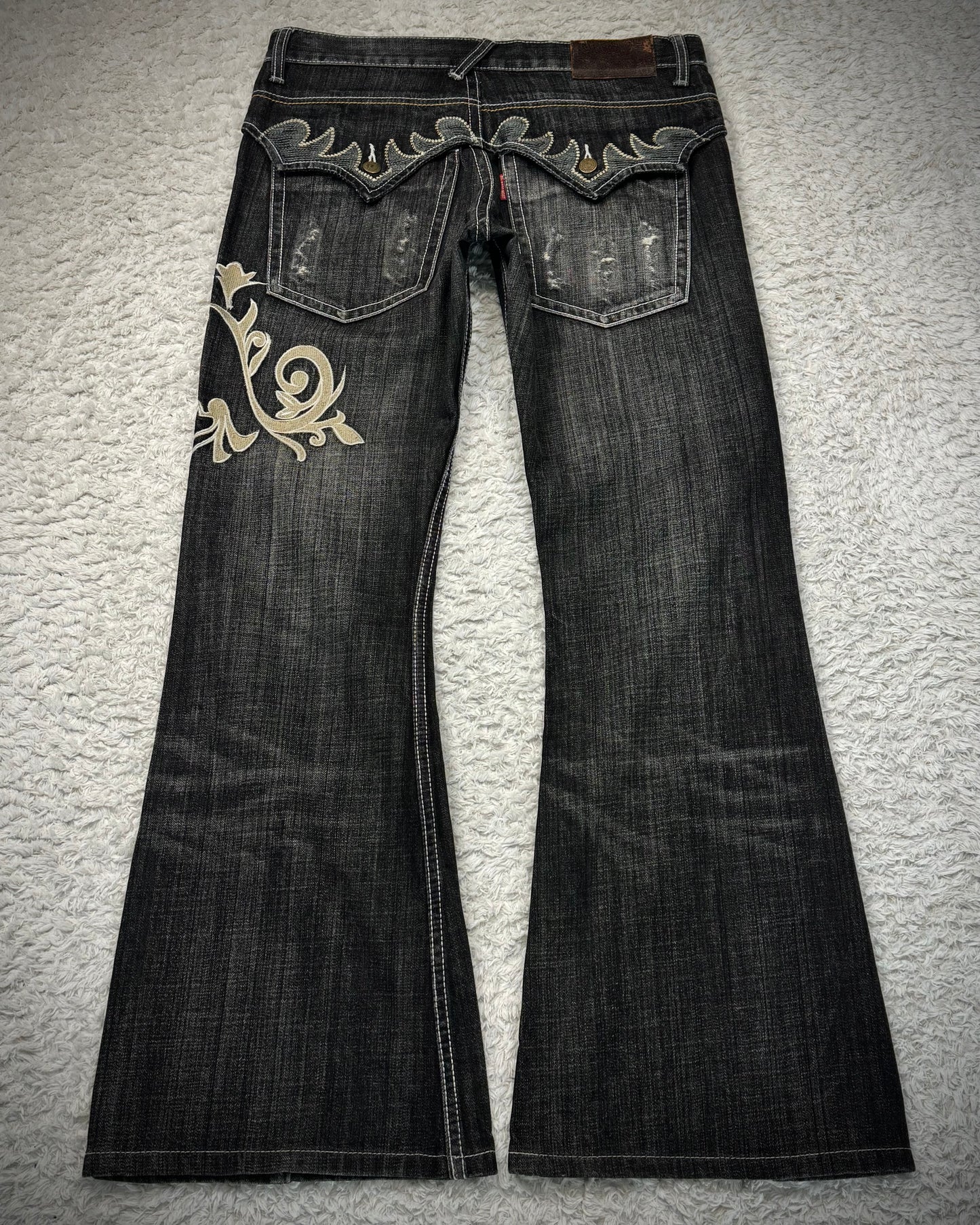 Tornado Mart Tribal Embroidery Spiral Flared Jeans