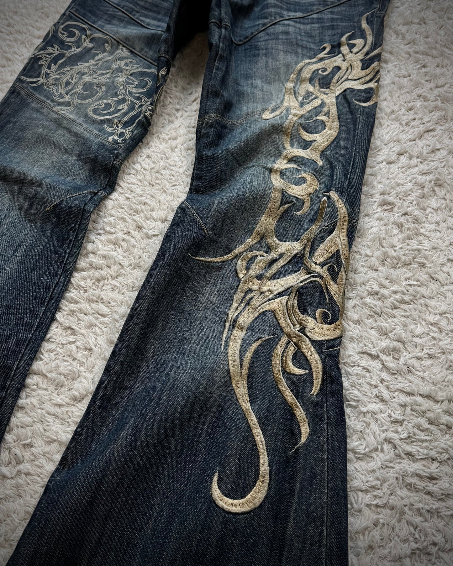 Tornado Mart Tribal Embroidery Bell Bottom Flared Jeans