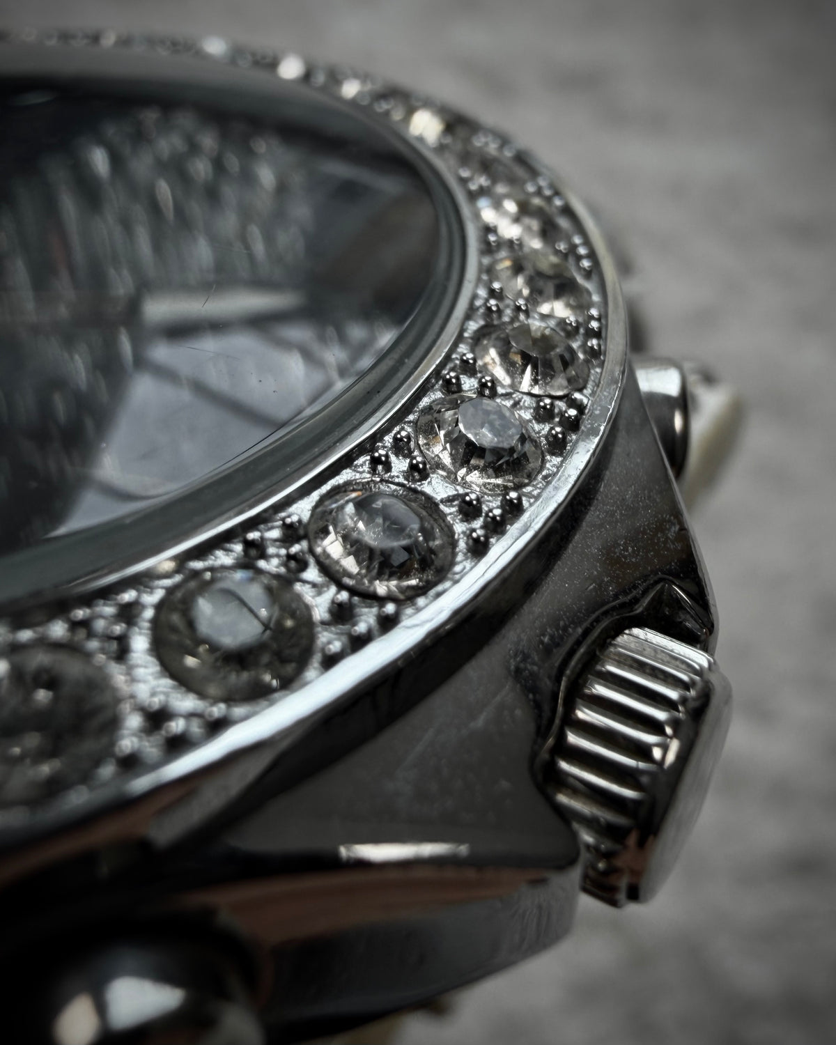 Voltage Skull Crystal Python Detailed Watch