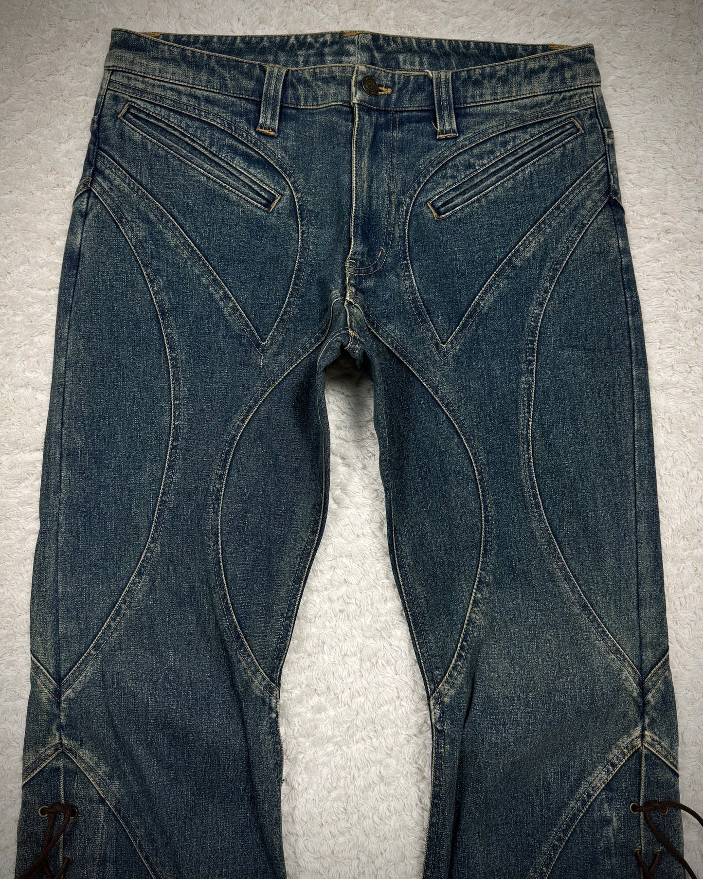 Tornado Mart Mud Washed Dynamic Cut Flared Lace-Up Jeans