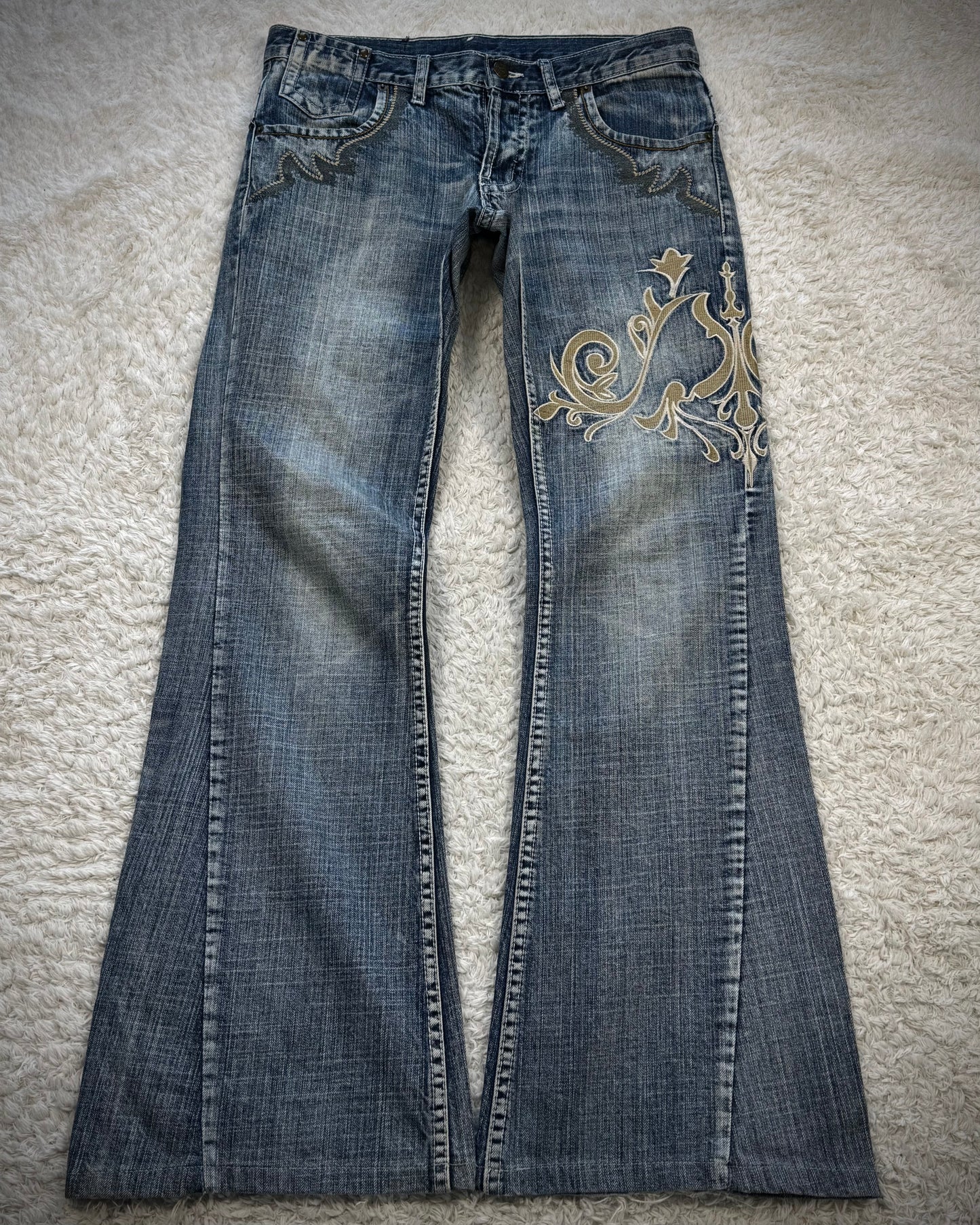 Tornado Mart Tribal Embroidery Spiral Flared Jeans
