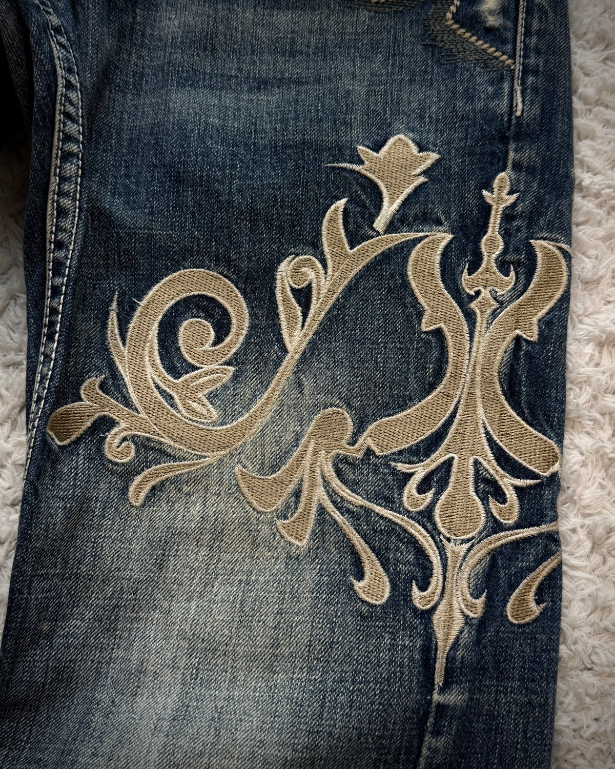 Tornado Mart Tribal Embroidery Spiral Flared Jeans