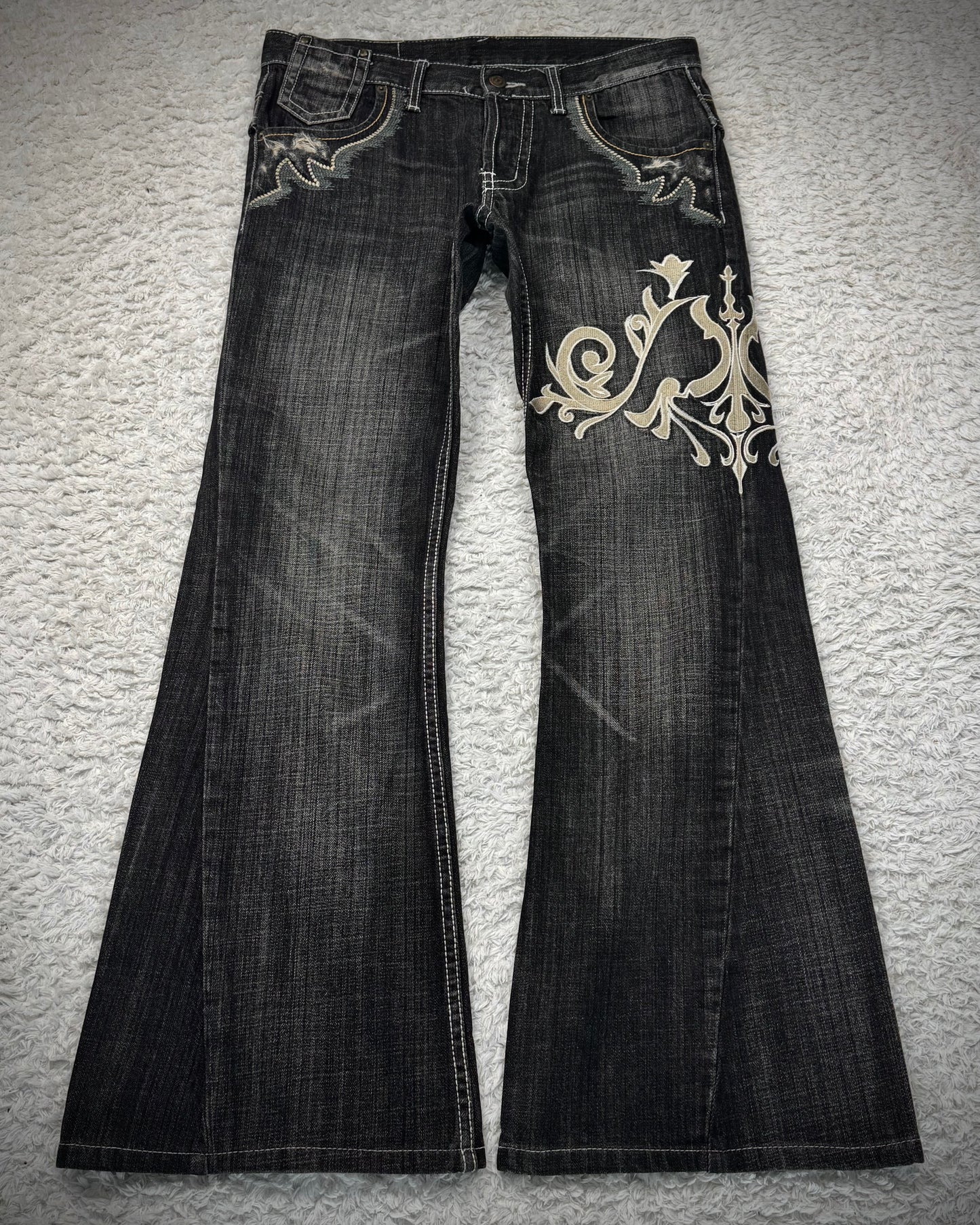 Tornado Mart Tribal Embroidery Spiral Flared Jeans