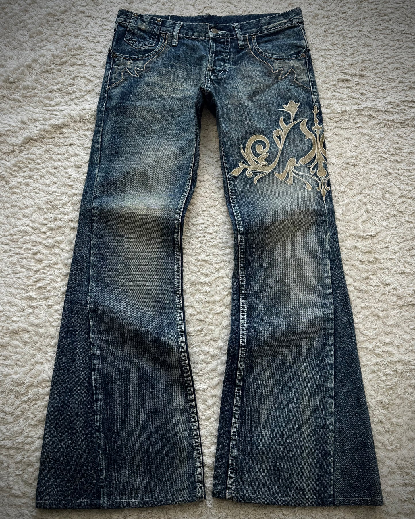 Tornado Mart Tribal Embroidery Spiral Flared Jeans