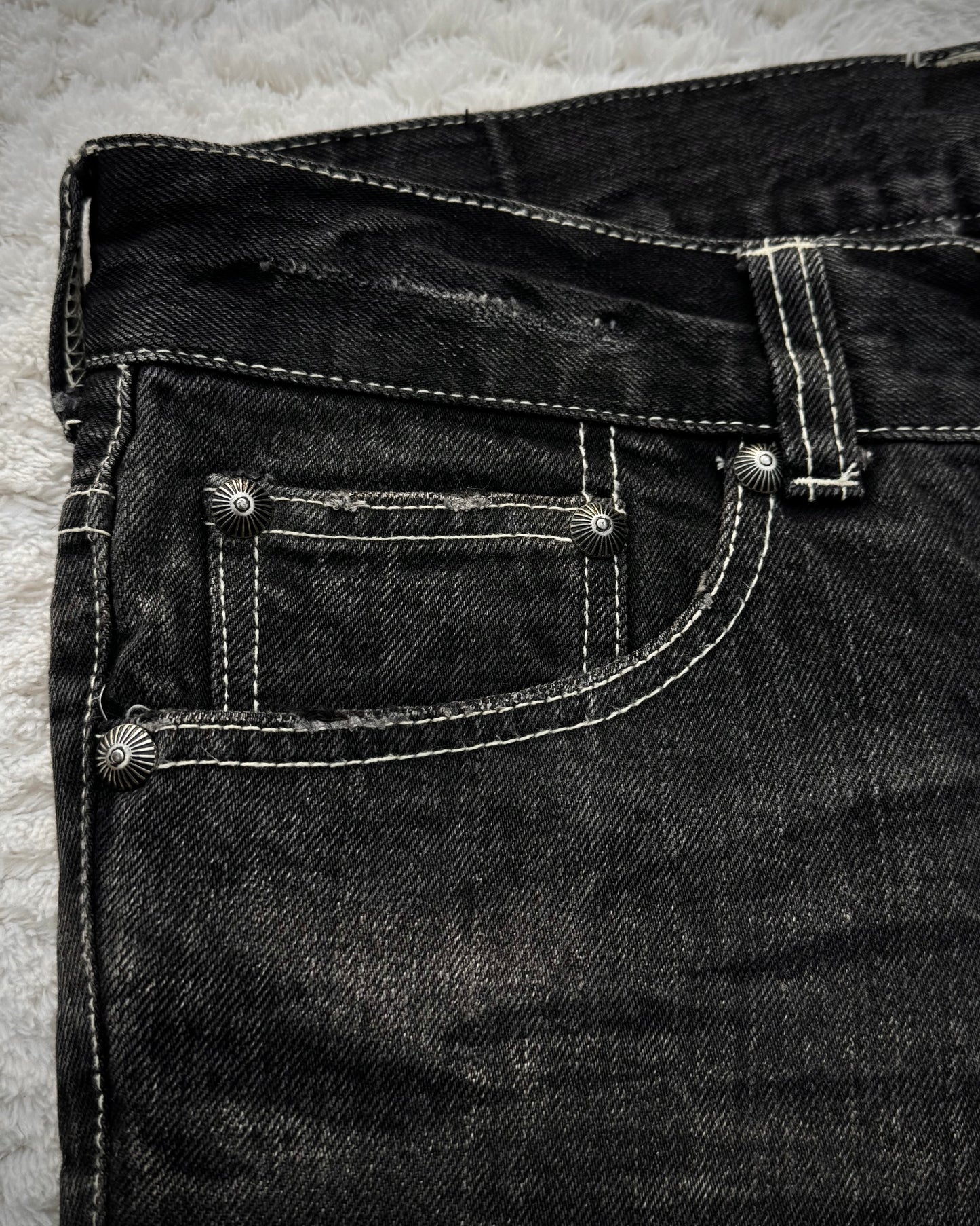 Tornado Mart Embroided Patches Flared Jeans