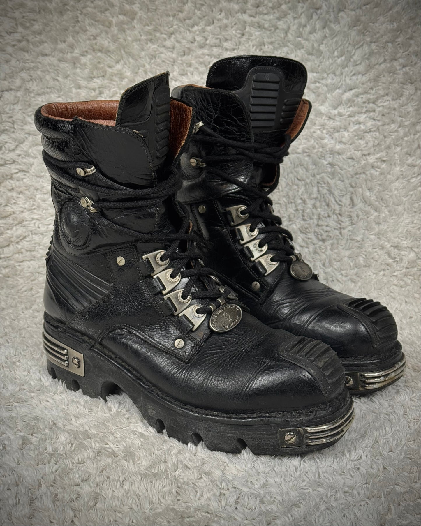New Rock Metallic Ridged Armor High Top Leather Boots