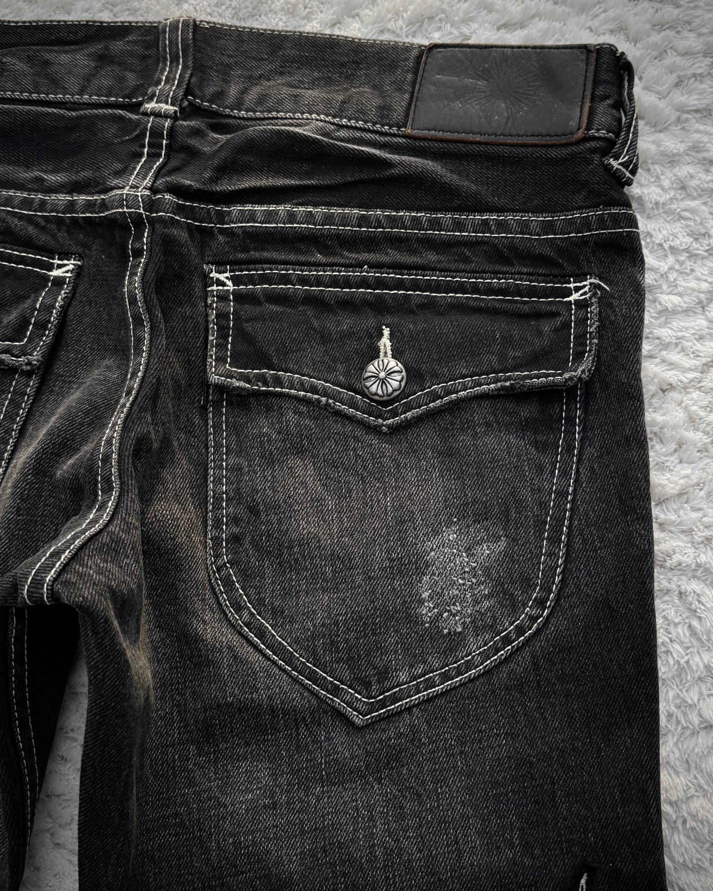 Tornado Mart Embroided Patches Flared Jeans