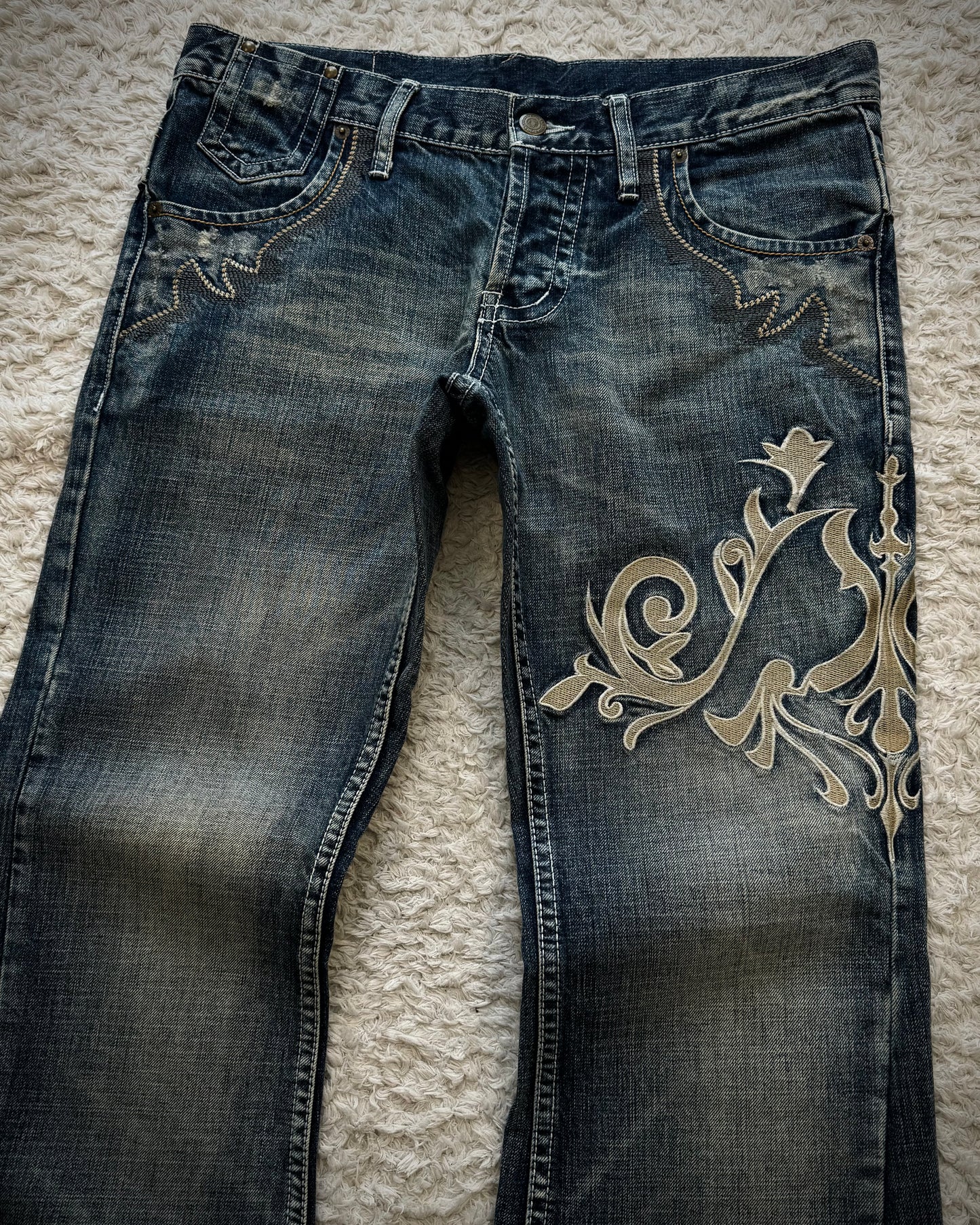 Tornado Mart Tribal Embroidery Spiral Flared Jeans