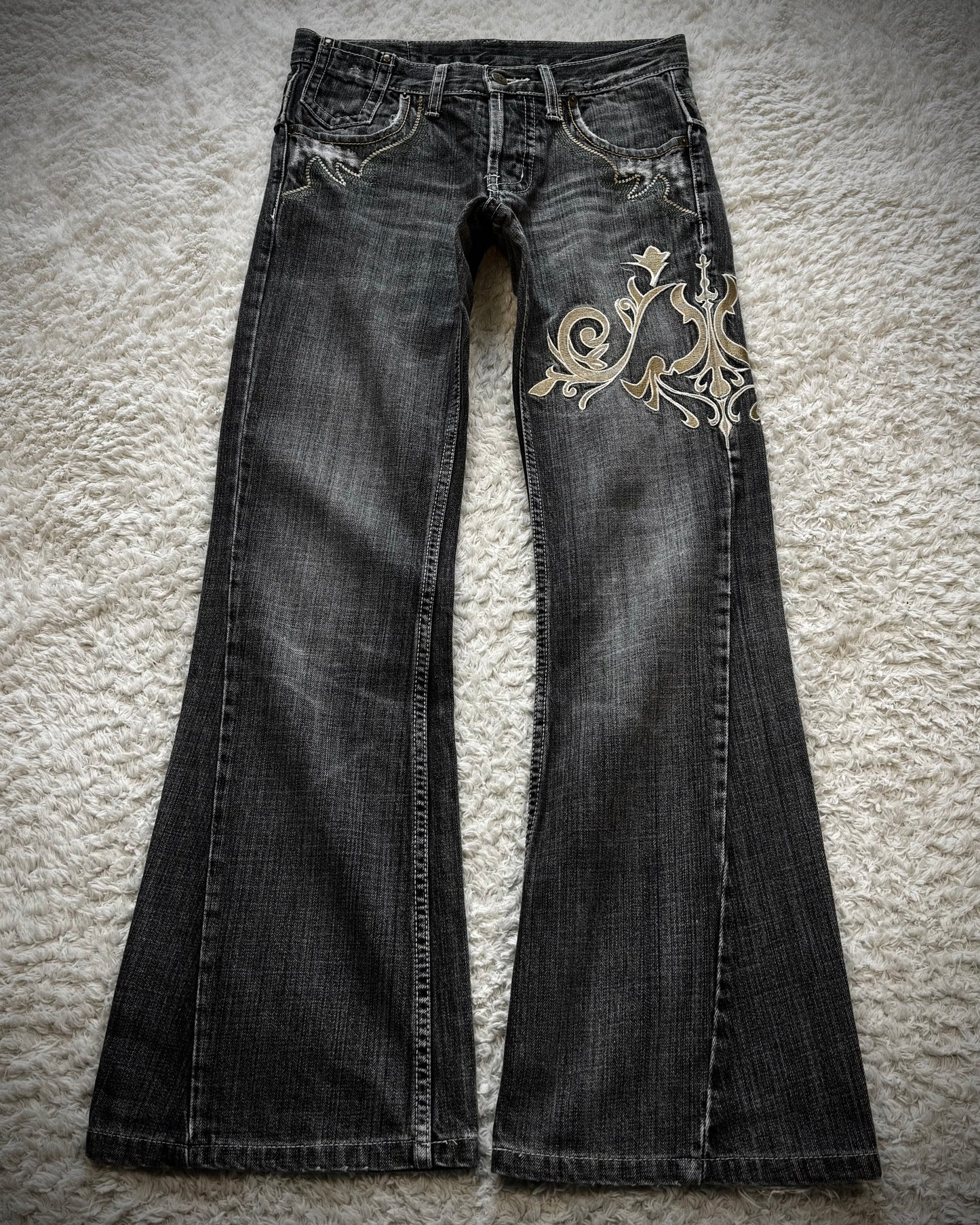 Tornado Mart Tribal Embroidery Spiral Flared Jeans