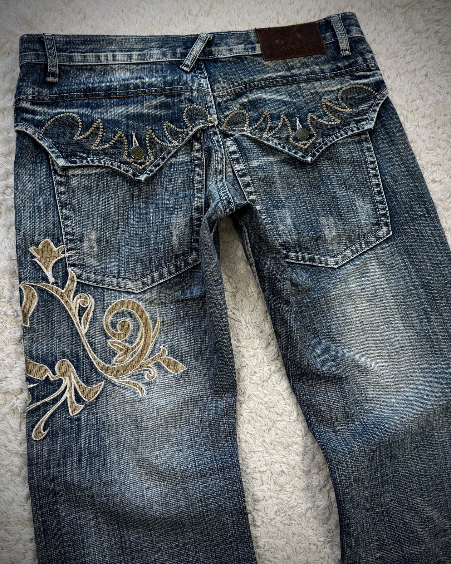 Tornado Mart Tribal Embroidery Spiral Flared Jeans