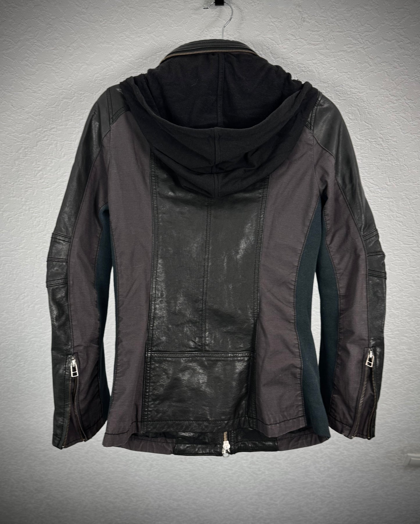 5351 Pour Les Femmes Leather Bono Jacket