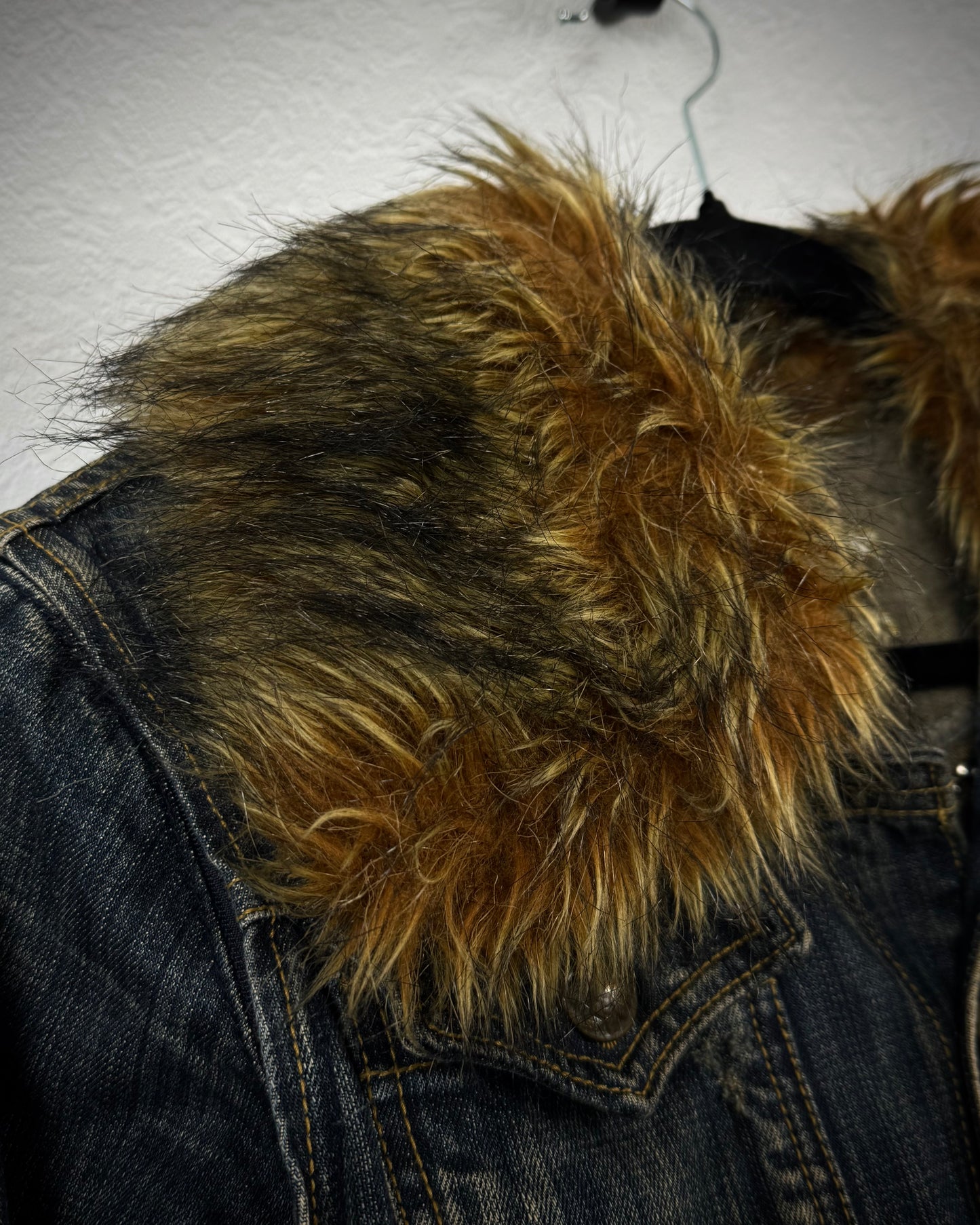 Lagust Studded Fur Collar Denim Jacket