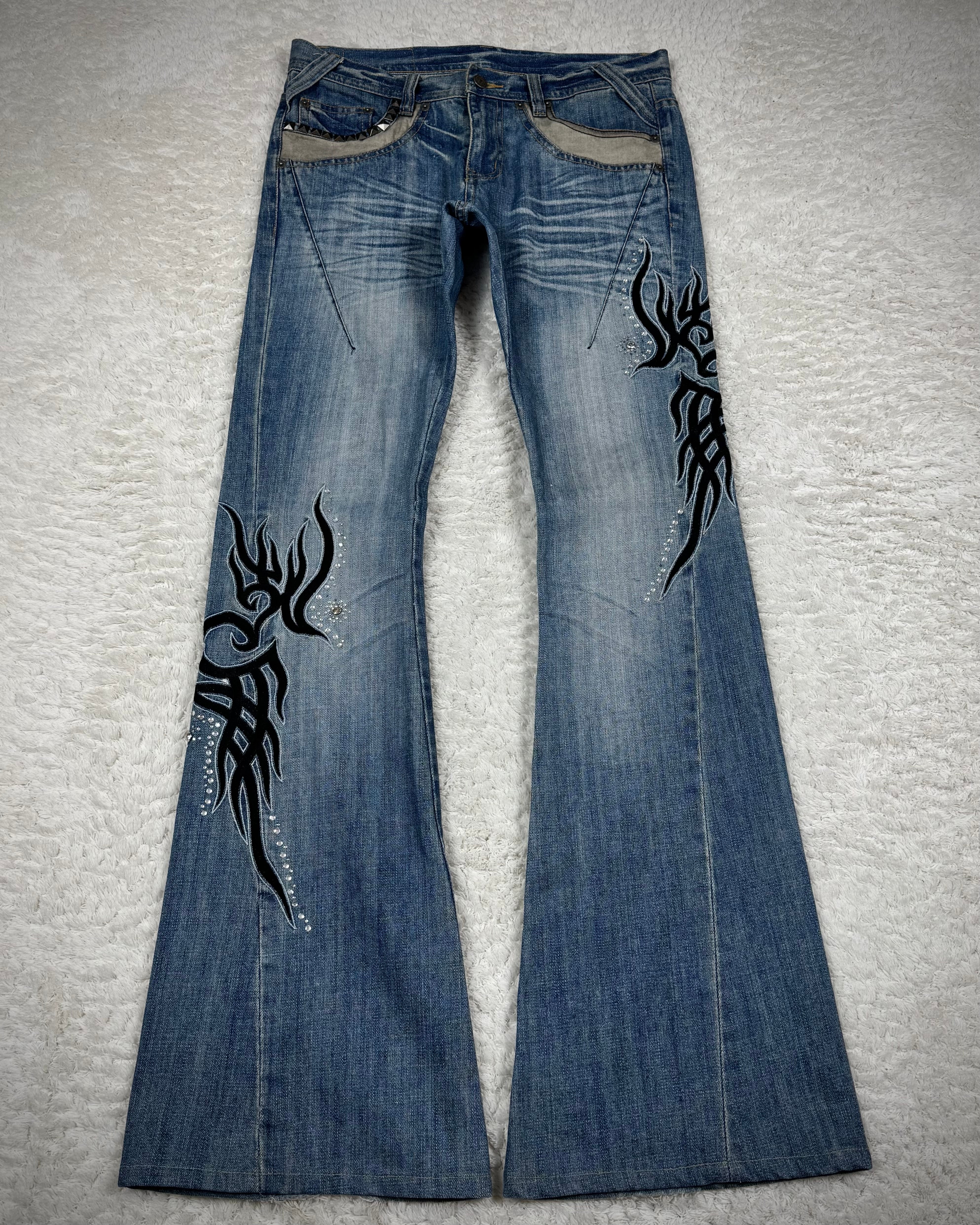 Tornado Mart Tribal Embroidery Studded Flared Jeans – Paroxa Tornado Mart Tribal Embroidery Studded Flared Jeans – Paroxa