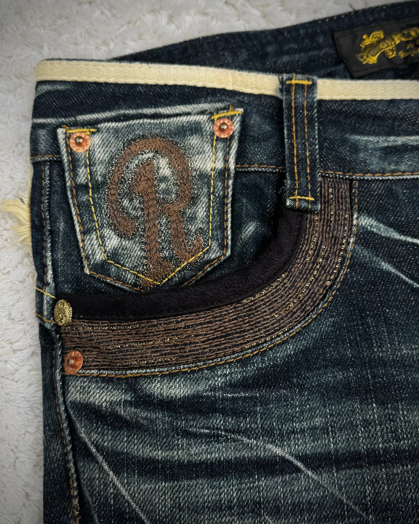 Red Pepper „Feather Wings“ Flared Jeans