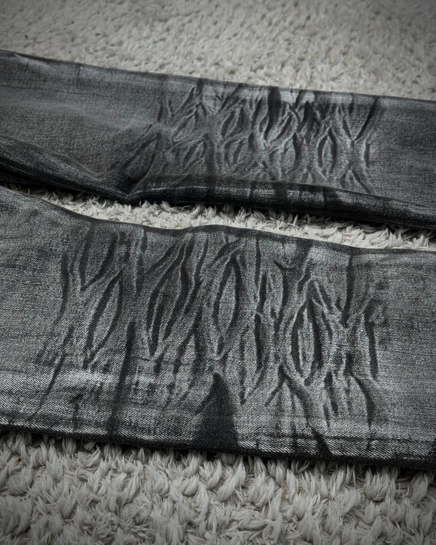 Tornado Mart Metallic Whisker Coated Slim Jeans