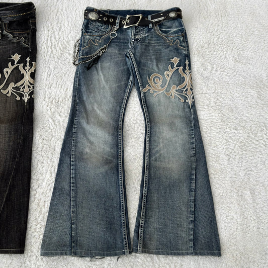 Tornado Mart Tribal Embroidery Flared Jeans