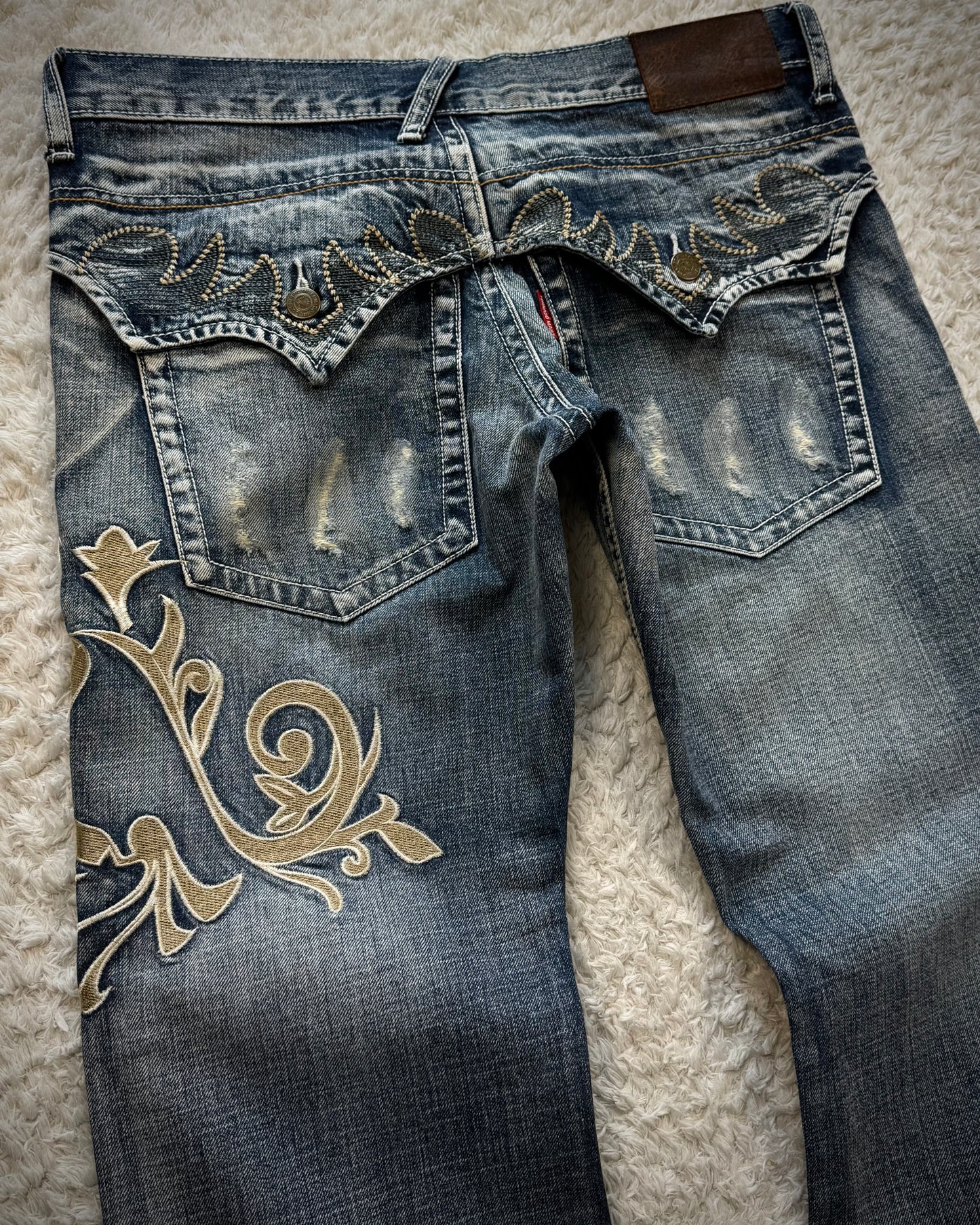 Tornado Mart Tribal Embroidery Spiral Flared Jeans