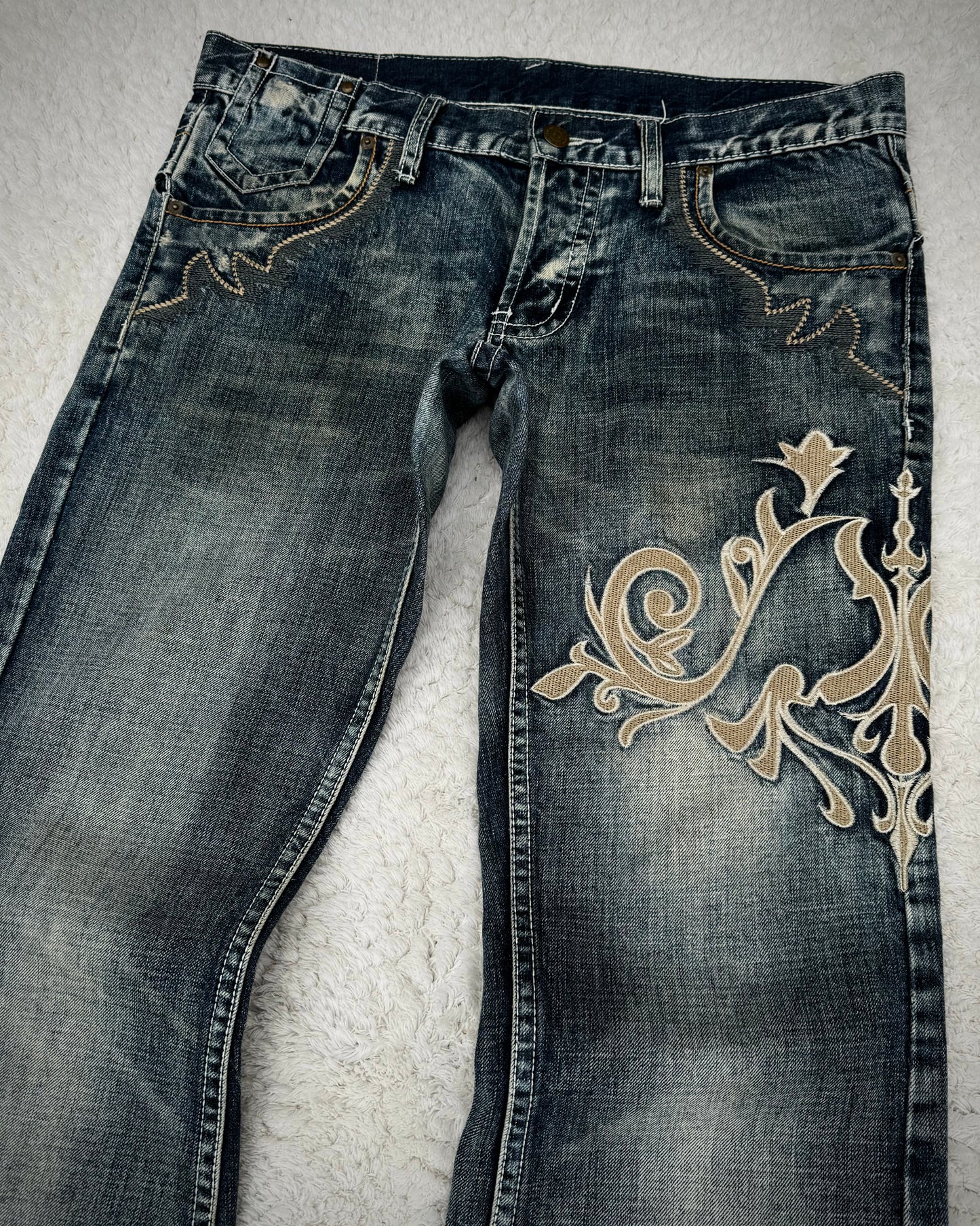Tornado Mart Tribal Embroidery Spiral Flared Jeans