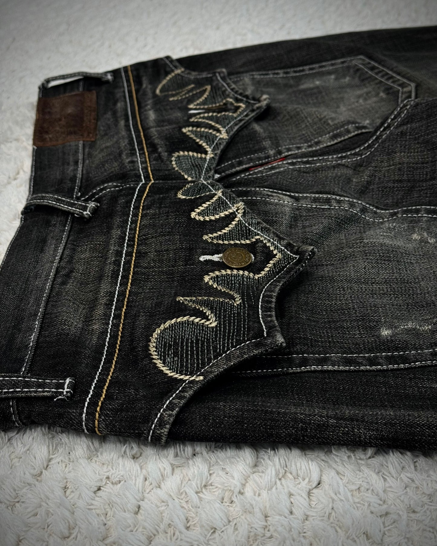 Tornado Mart Tribal Embroidery Spiral Flared Jeans