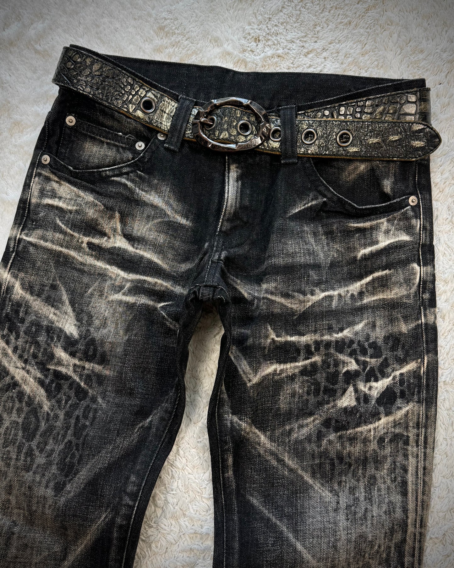 5351 Pour Les Hommes Crocodile Textured Leather Belt