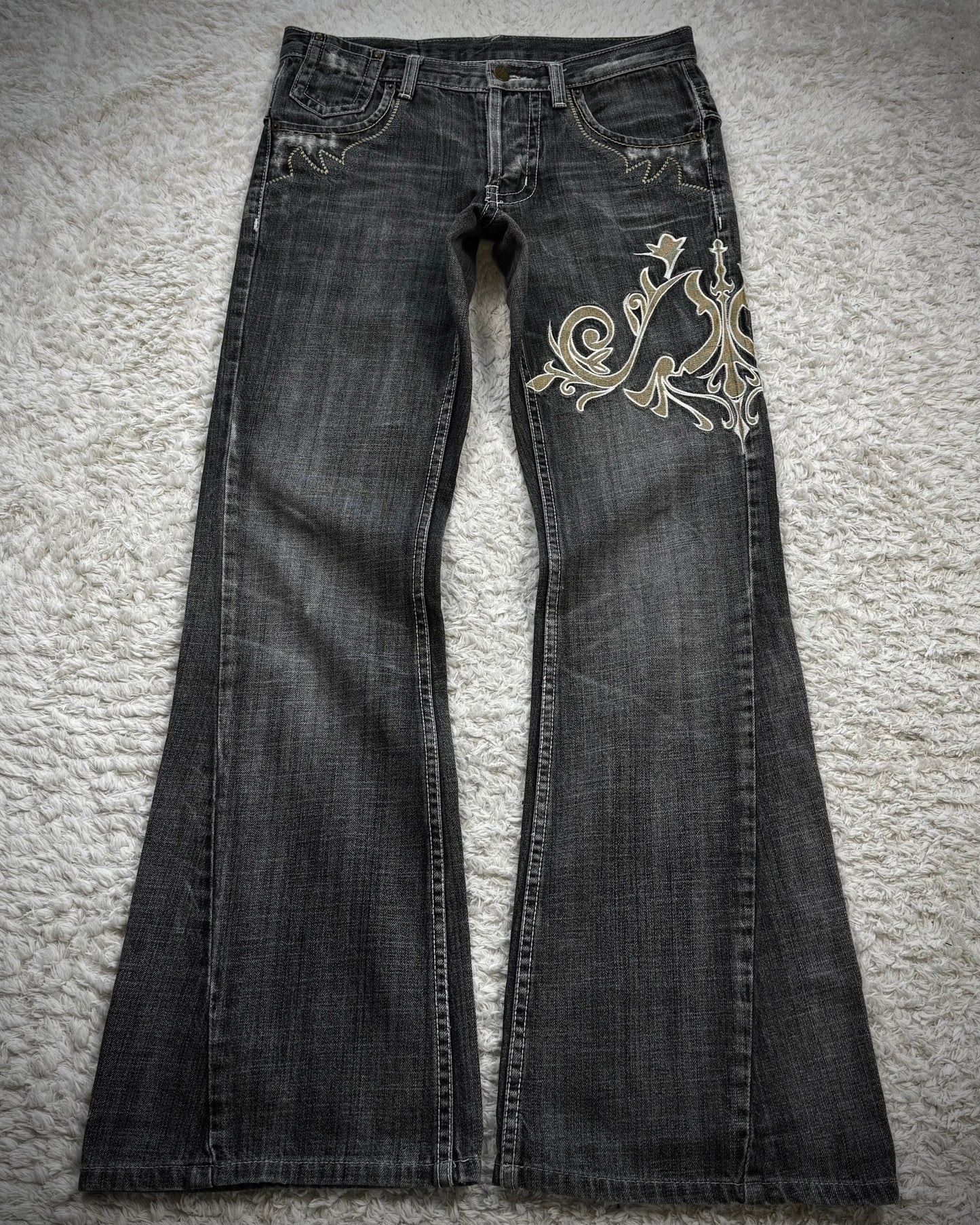 Tornado Mart Tribal Embroidery Spiral Flared Jeans