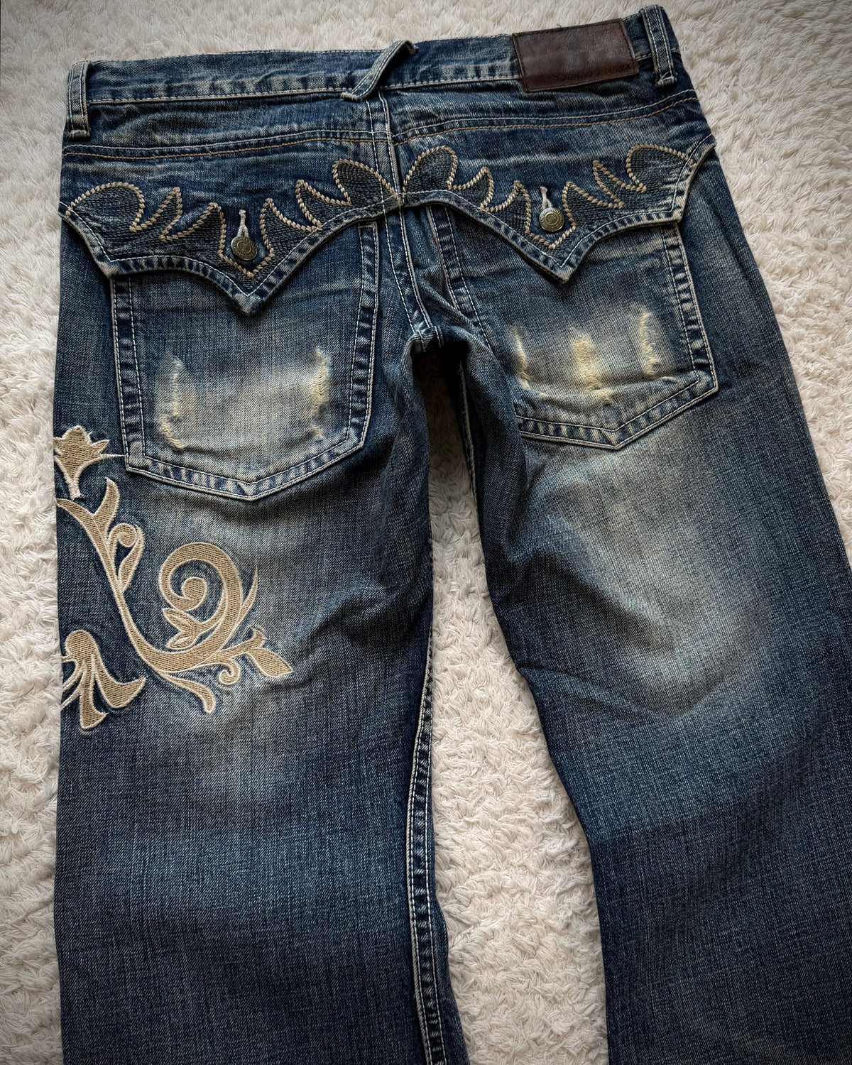 Tornado Mart Tribal Embroidery Spiral Flared Jeans