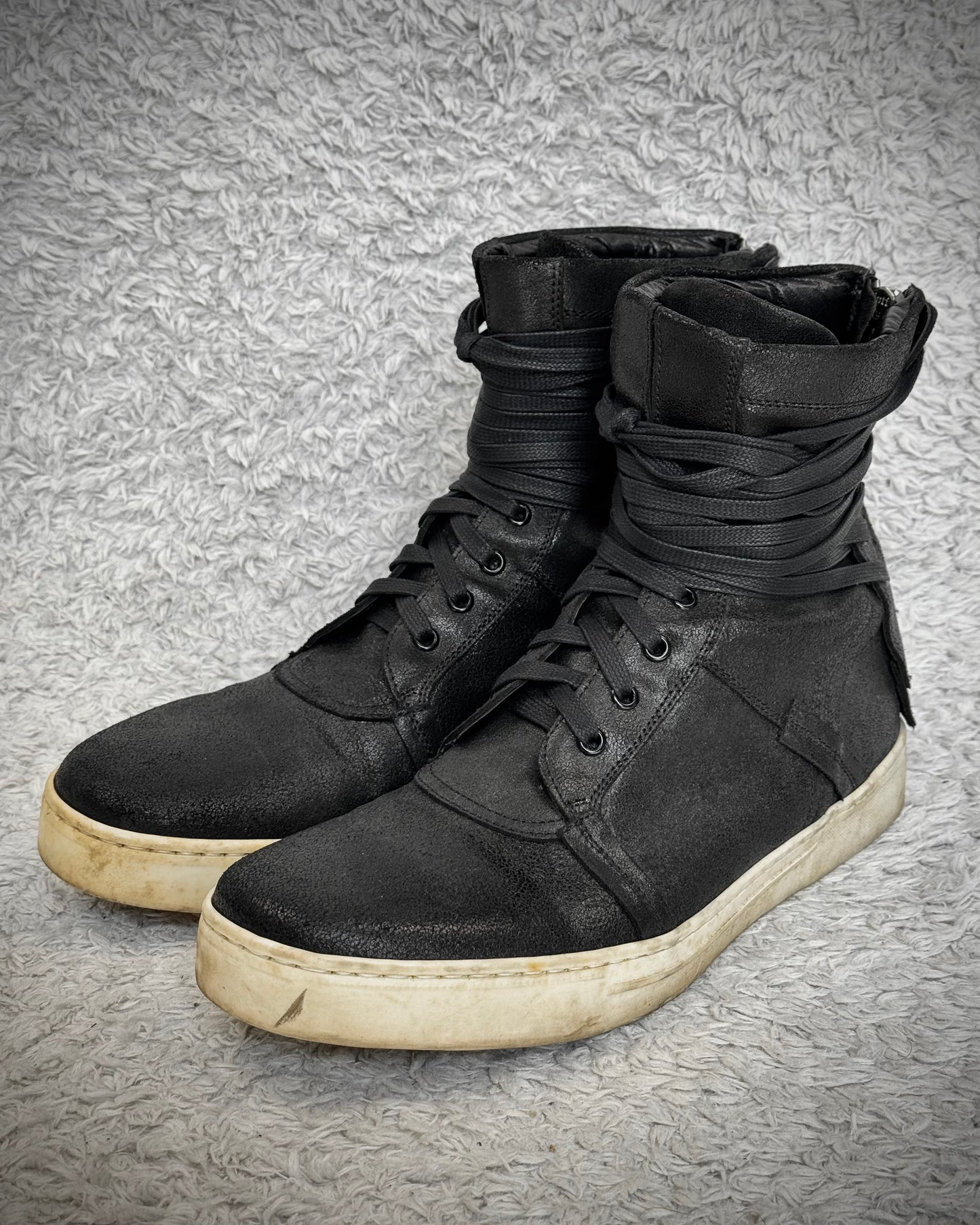 Gaen Backlace Zippered Sneakers