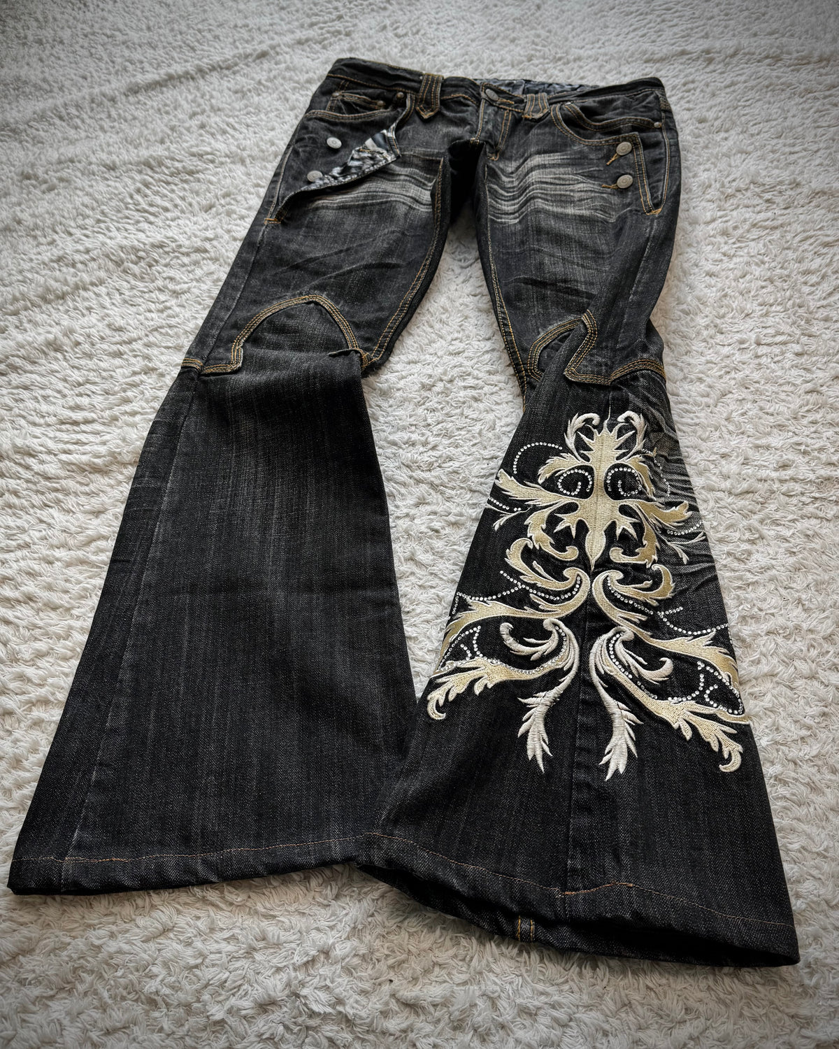 Tornado Mart Tribal Tattoo Embroidery Flared Jeans
