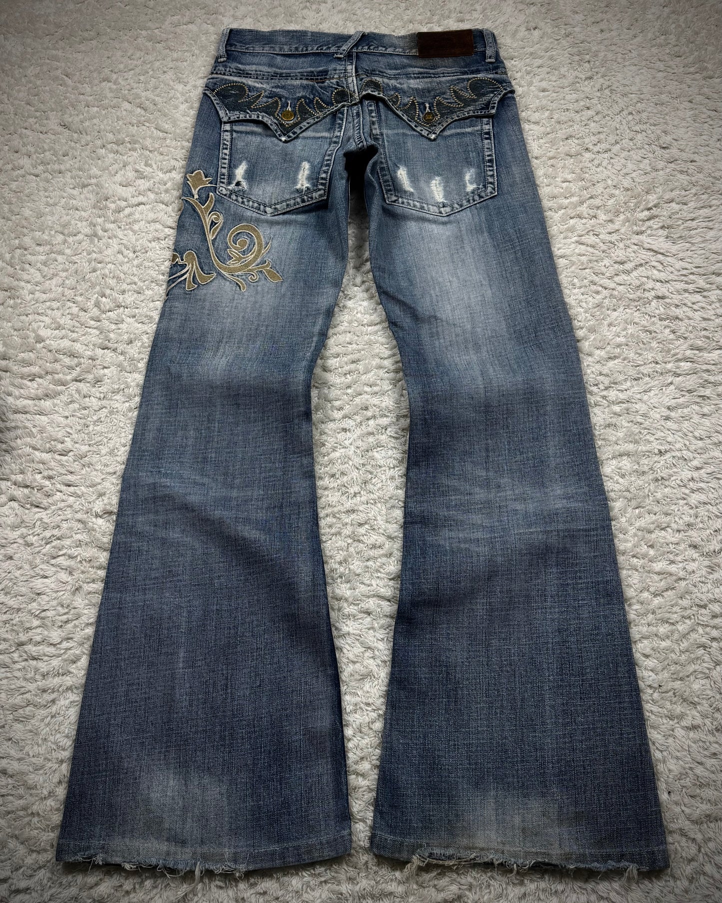 Tornado Mart Tribal Embroidery Flared Jeans