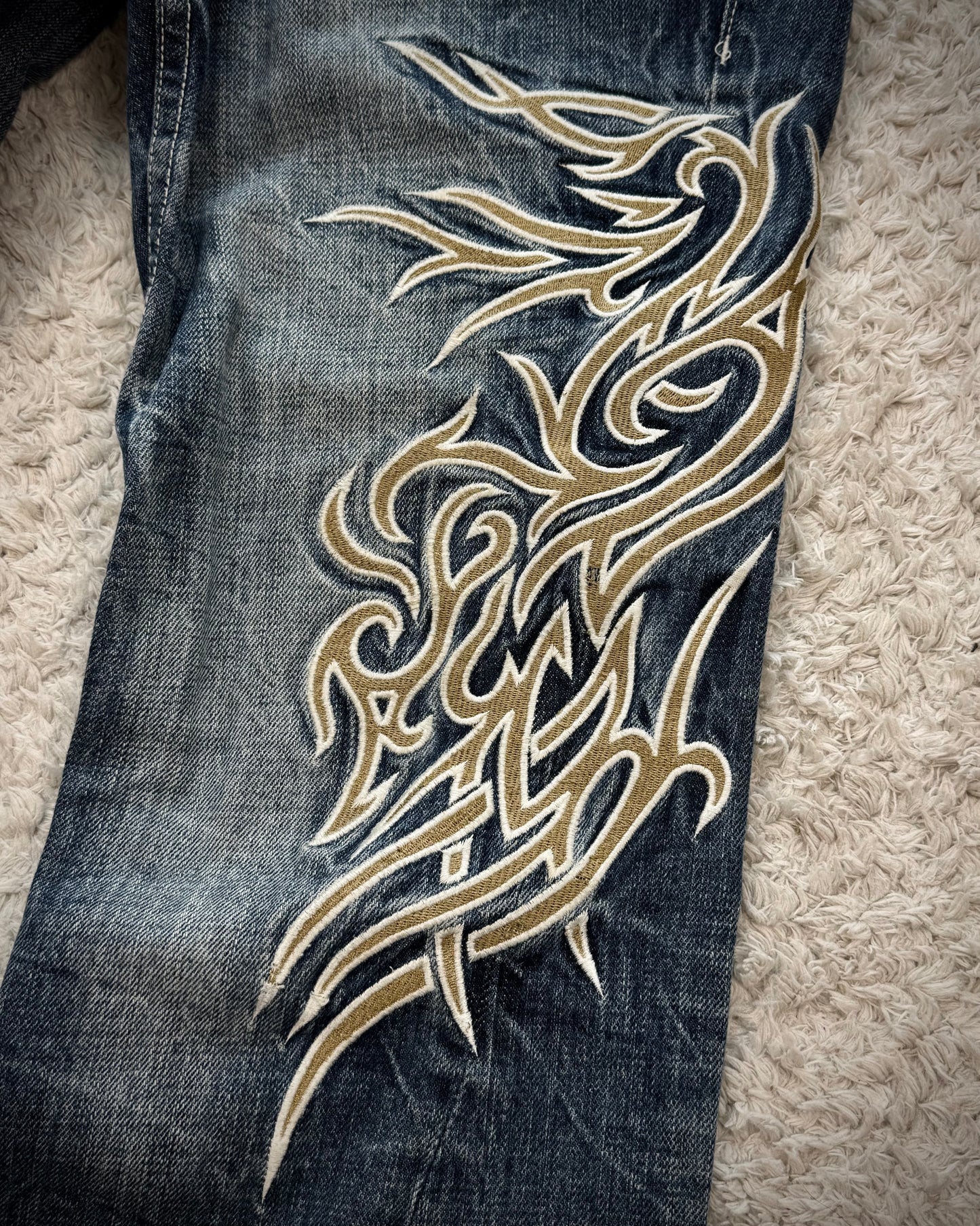 Tornado Mart Tribal Embroidery Spiral Flared Jeans