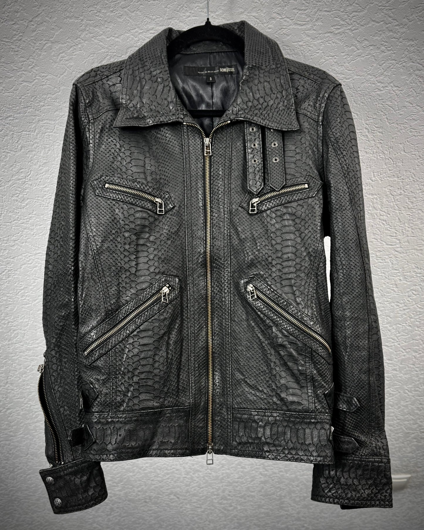 Schlüssel Python Carved Leather Jacket