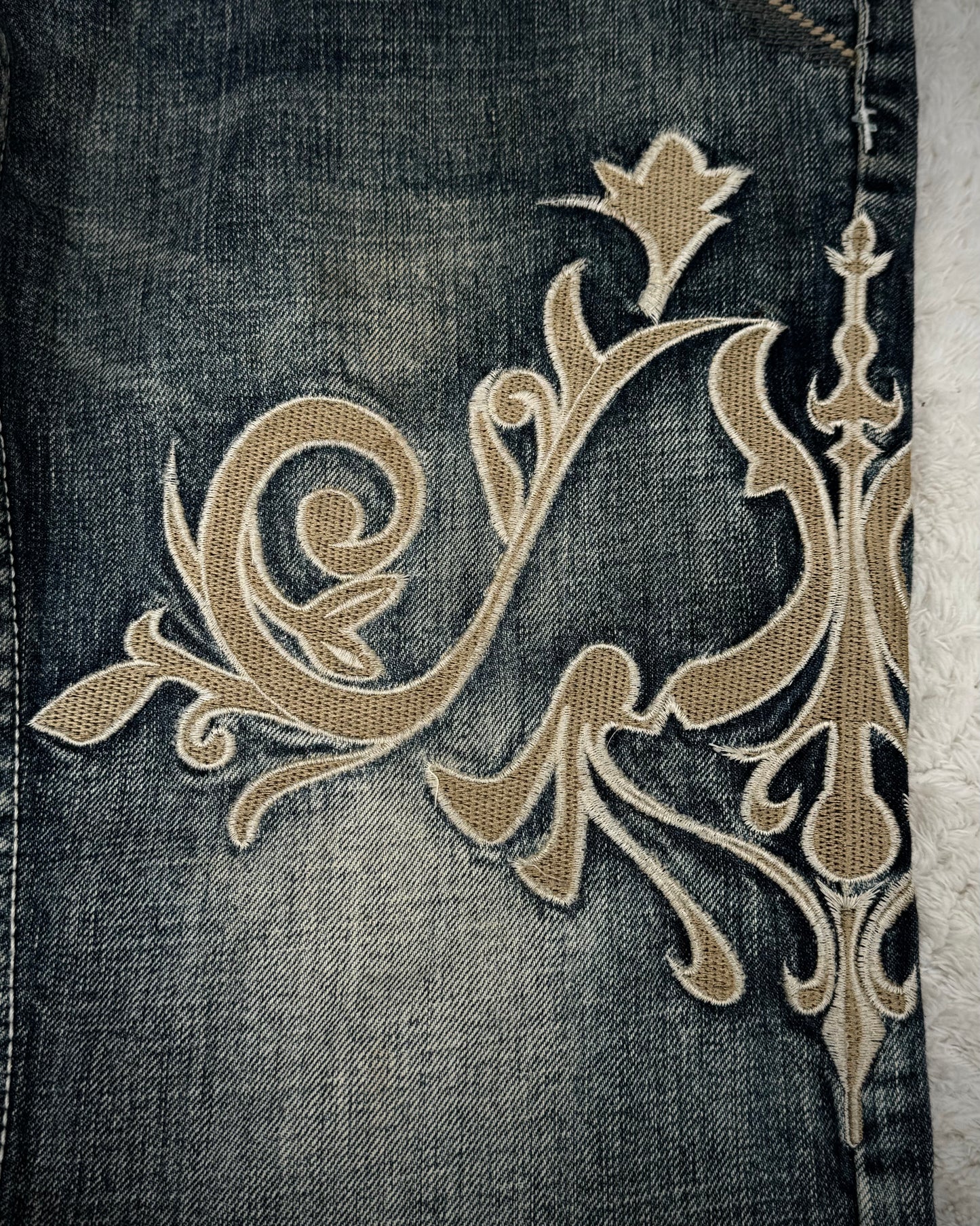 Tornado Mart Tribal Embroidery Spiral Flared Jeans