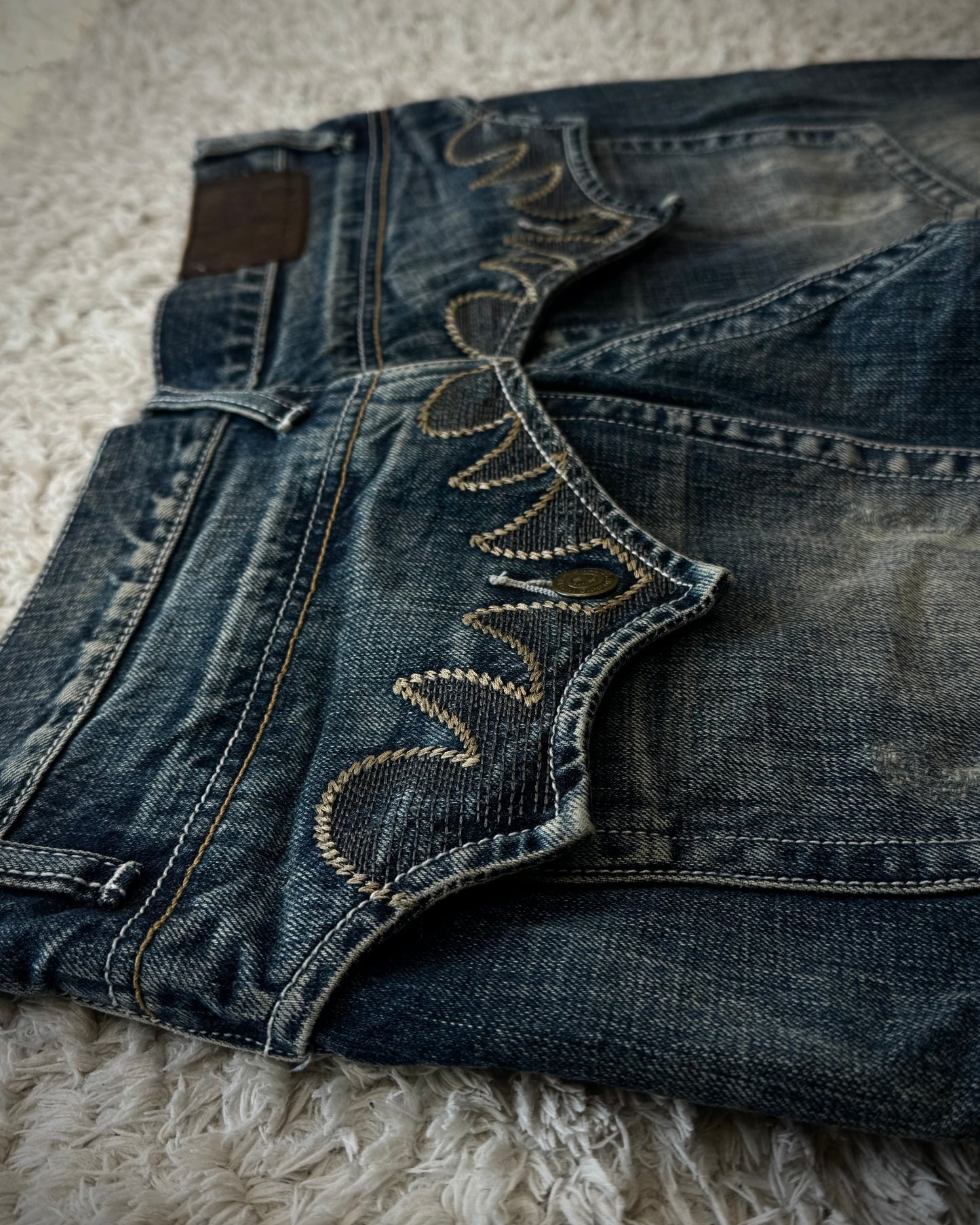 Tornado Mart Tribal Embroidery Spiral Flared Jeans