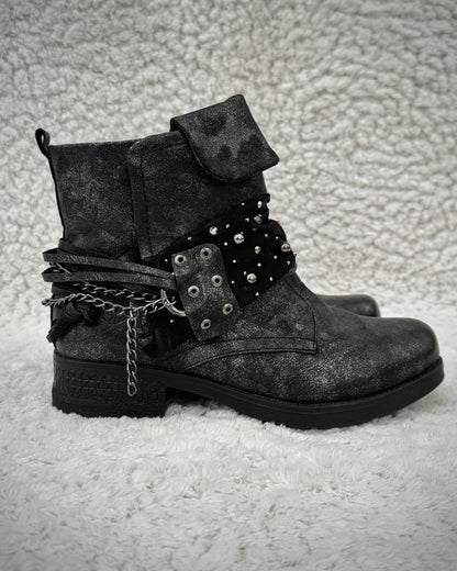 Forever Folie Studded Layered Chain Boots