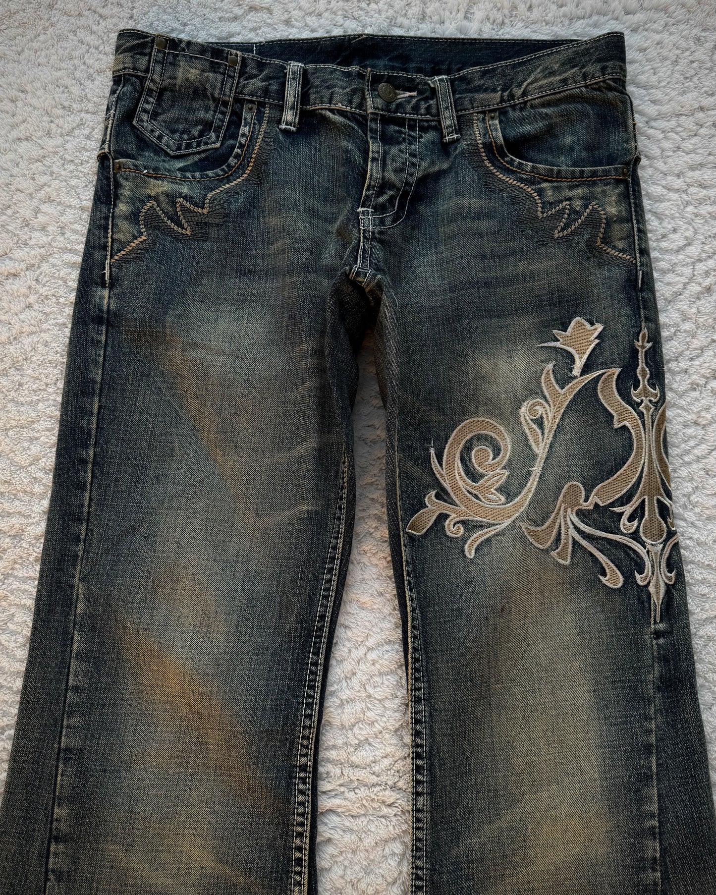 Tornado Mart „Tribal“ Embroidery Flared Jeans