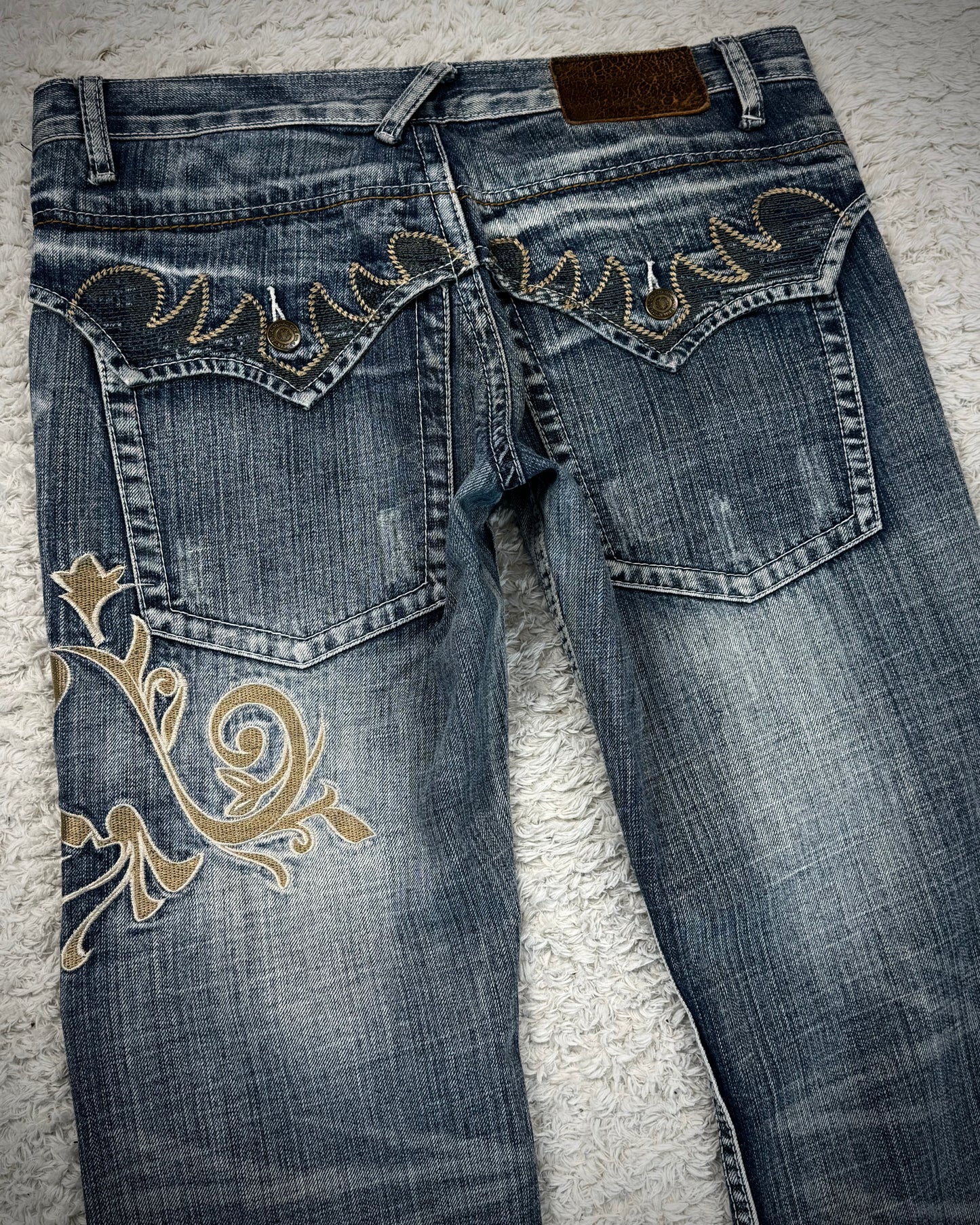 Tornado Mart Tribal Embroidery Spiral Flared Jeans