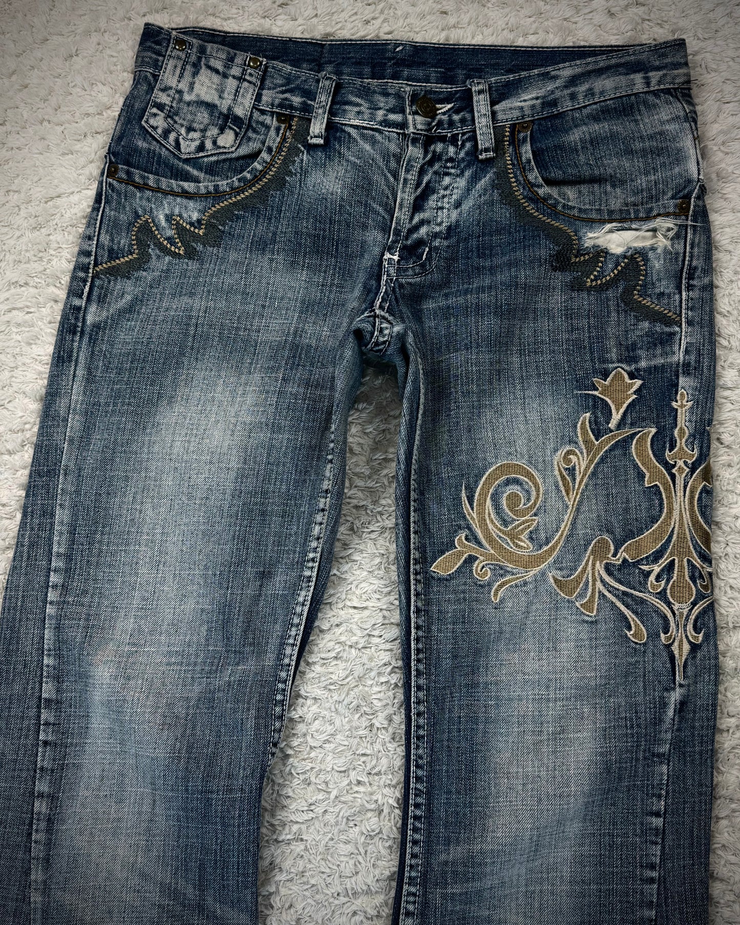 Tornado Mart Tribal Embroidery Spiral Flared Jeans
