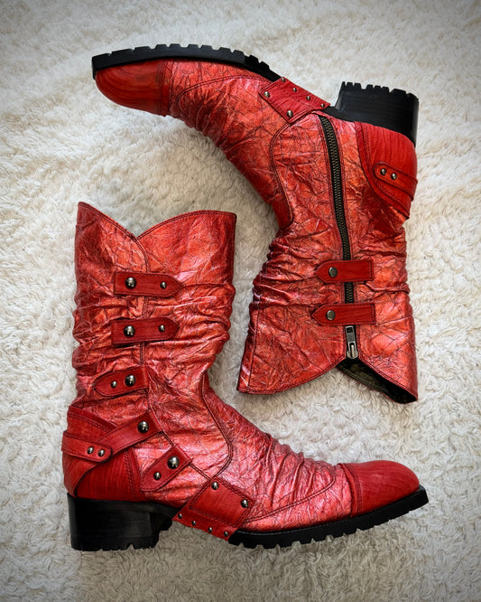 T2in Wrinkled Crimson Coated Leather Boots