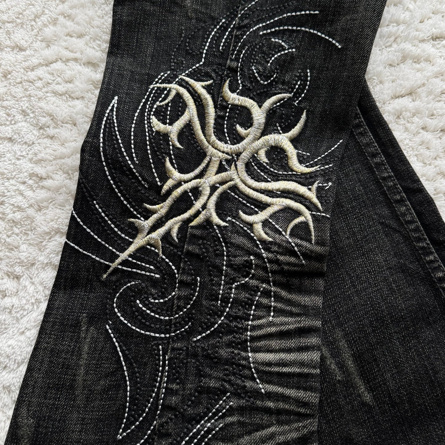 Tornado Mart Tribal Embroidery Flared Jeans
