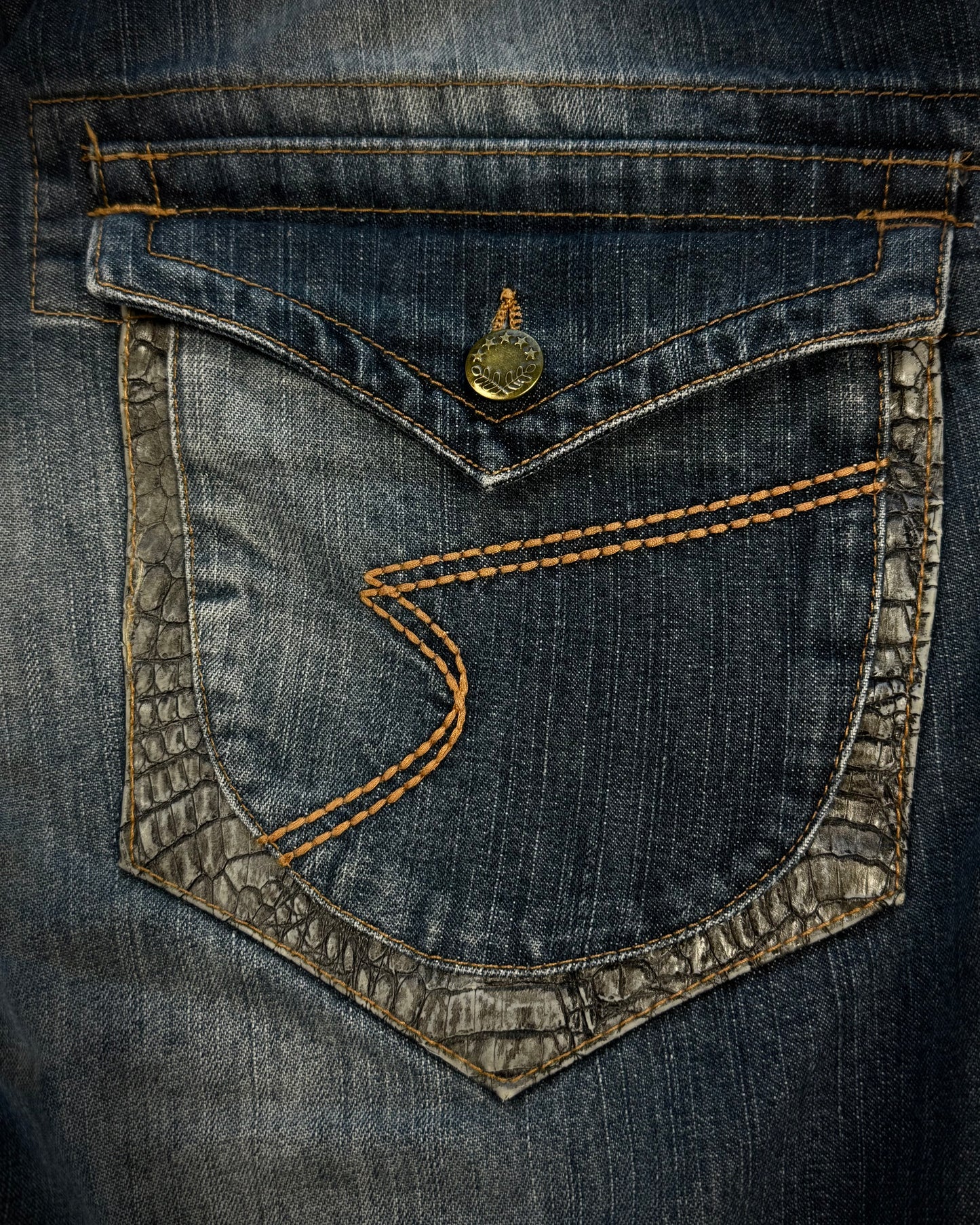Semantic Design Crocodile Detailed Vintage Denim Shorts