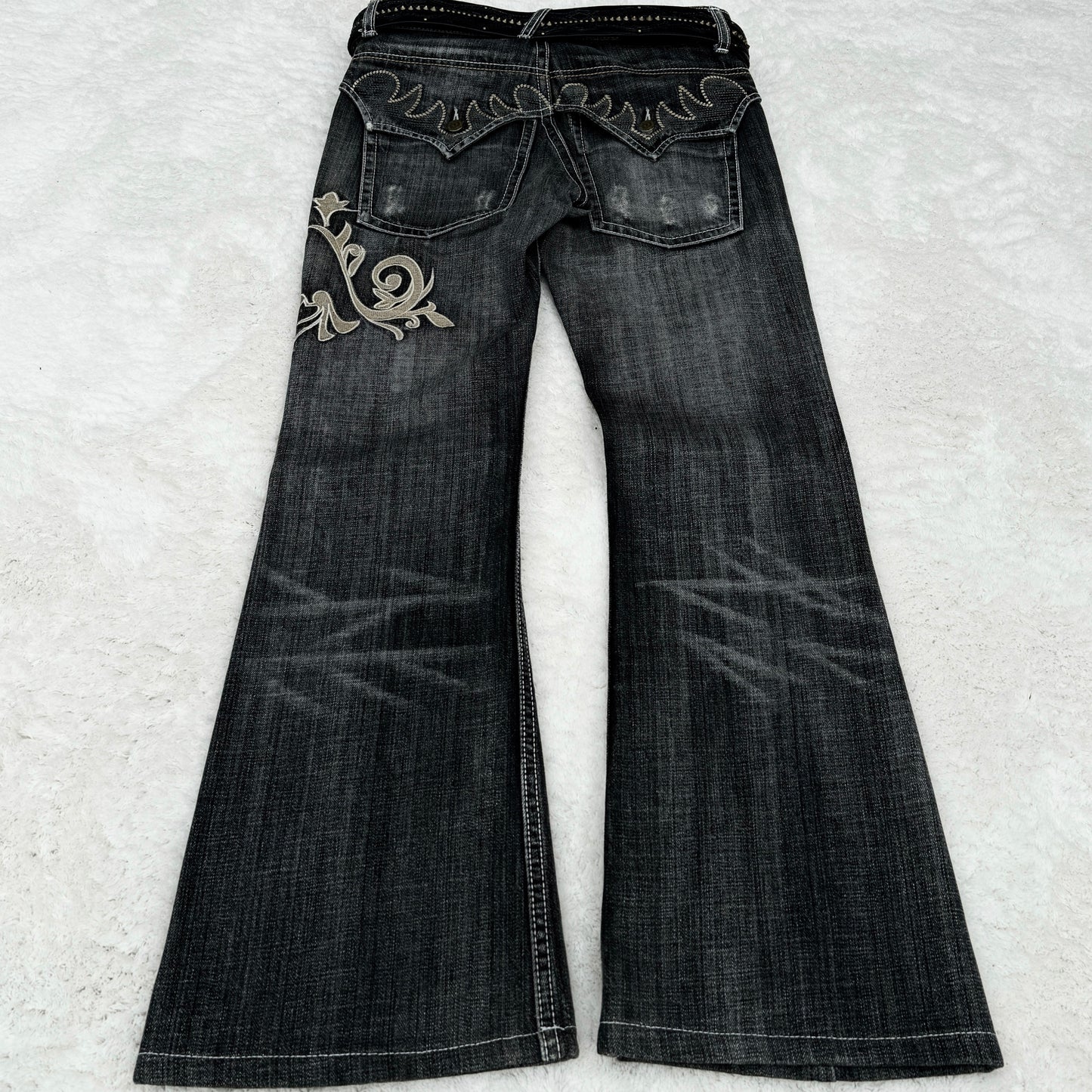 Tornado Mart „Tribal“ Embroidery Flared Jeans