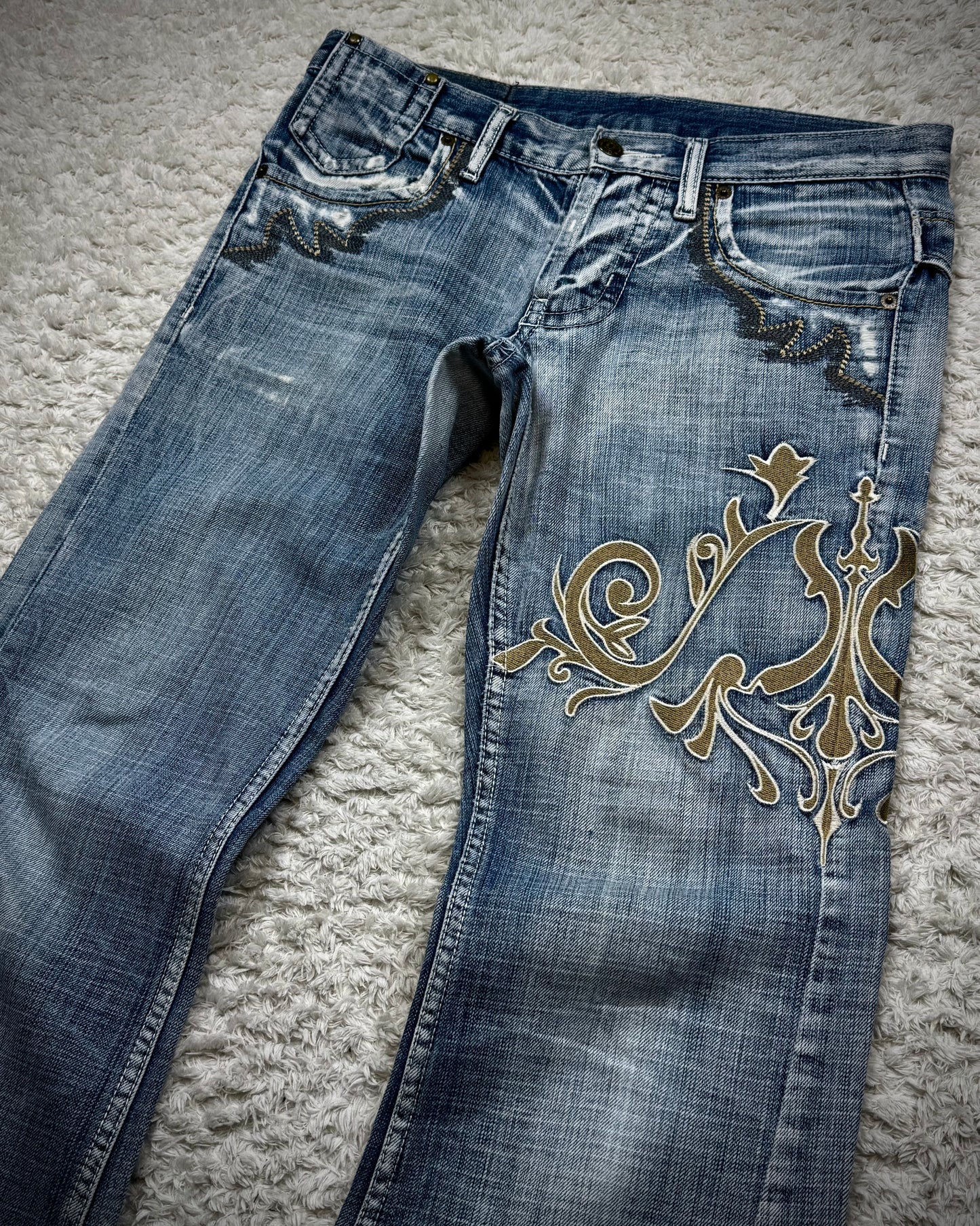 Tornado Mart Tribal Embroidery Spiral Flared Jeans