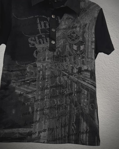 In The Attic Wappen Poem Luster Polo Shirt